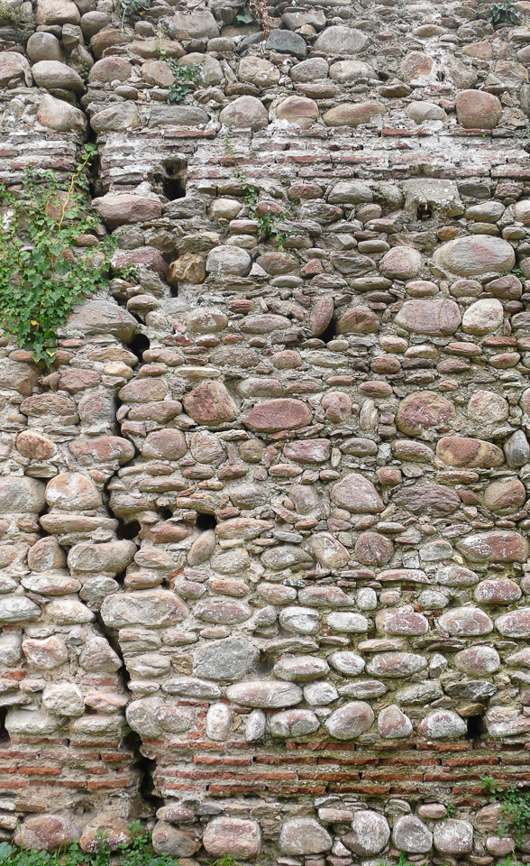 episkopeio komotini-byzantine wall detail