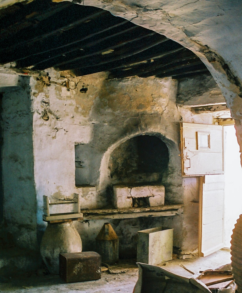 Μονή Κεχροβουνίου, Τήνος - εσωτερική άποψη κουζίνας