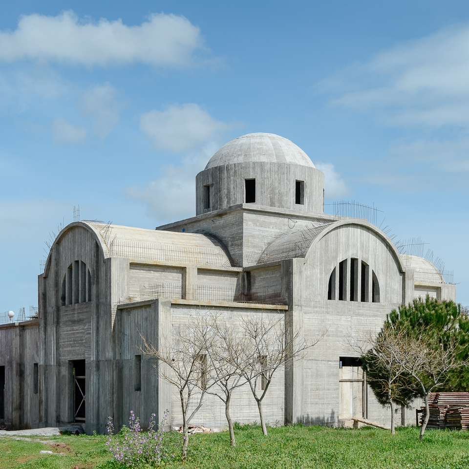 Παναγία Παραβουνιώτισσα, Ερέτρια - κέλυφος από οπλ. σκυρόδεμα